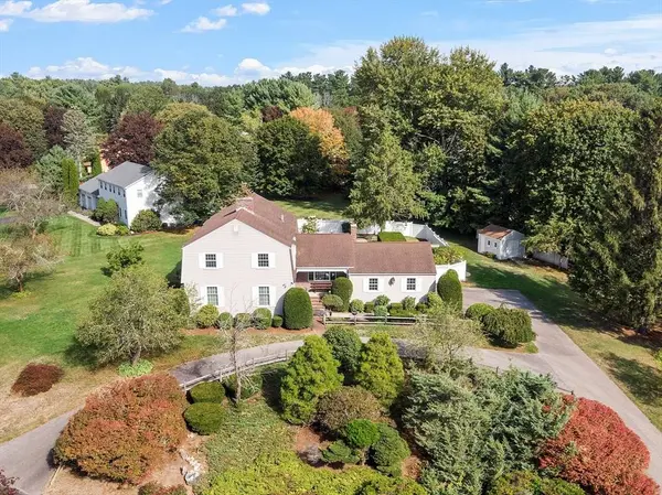 17 Rose Glen Dr, Andover, MA 01810