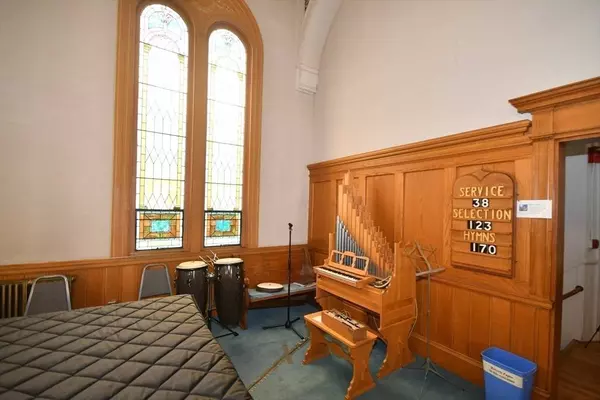 80 Main Street, Hudson, MA 01749