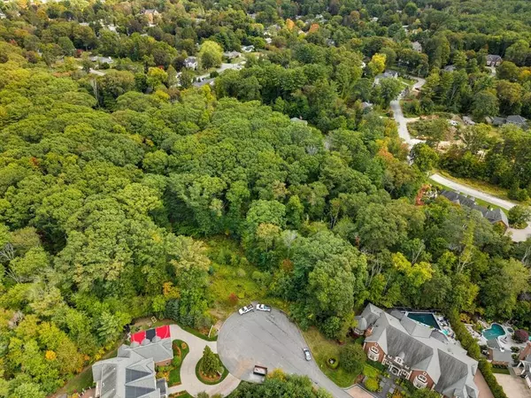 3 Willoughby Ln, Andover, MA 01810