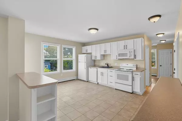 53 May St, North Andover, MA 01845