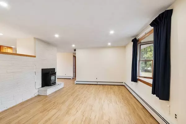 6 Colgate St, Danvers, MA 01923