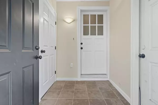 53 May St, North Andover, MA 01845