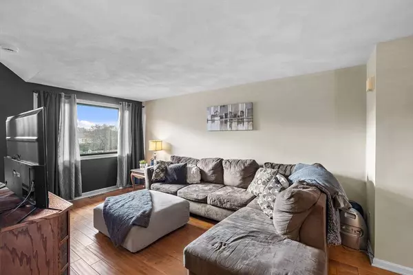 369 Farrwood Dr #369, Haverhill, MA 01835