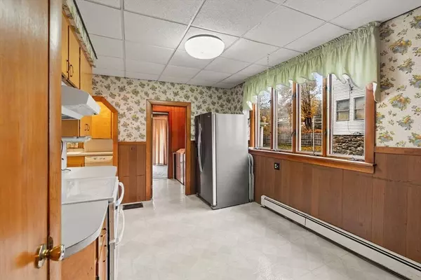 28 Fernald Ave, Haverhill, MA 01830