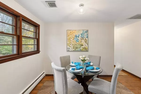 46 Linwood St, Andover, MA 01810