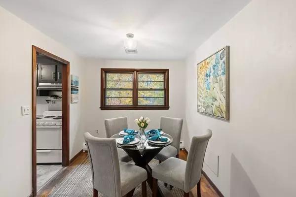 46 Linwood St, Andover, MA 01810