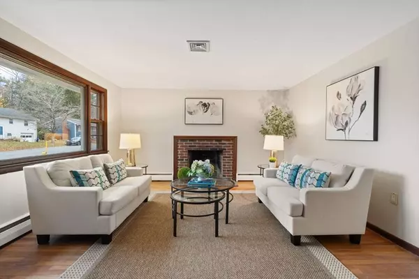 46 Linwood St, Andover, MA 01810