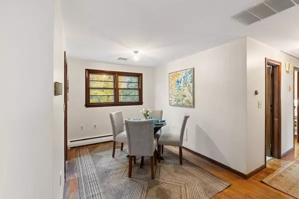 46 Linwood St, Andover, MA 01810