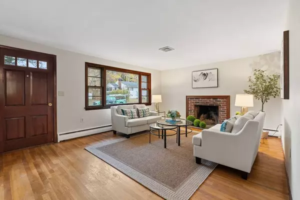 46 Linwood St, Andover, MA 01810