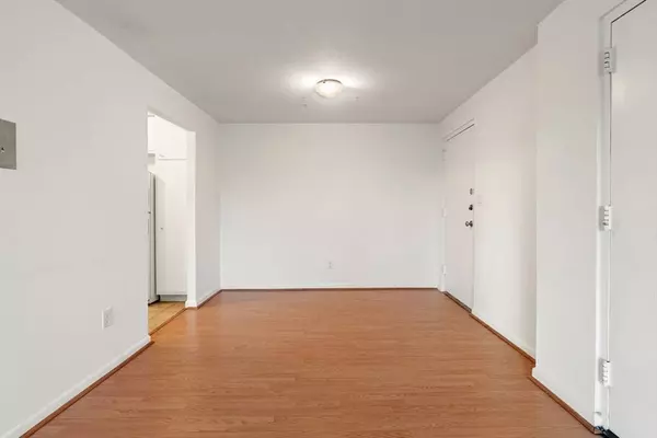 1 Colonial Dr #B1-8, Andover, MA 01810