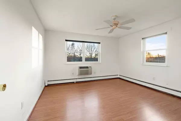 1 Colonial Dr #B1-8, Andover, MA 01810