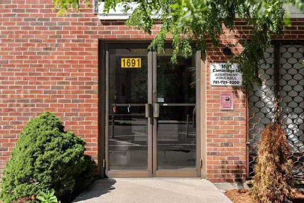 1691 Cambridge St #42, Cambridge, MA 01810