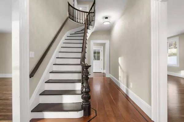 105 Central St, Andover, MA 01810