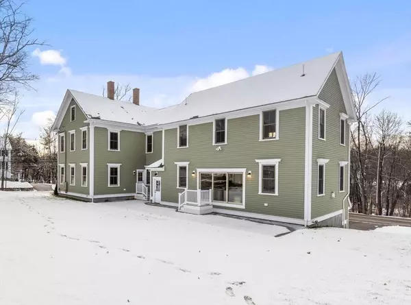 105 Central St, Andover, MA 01810