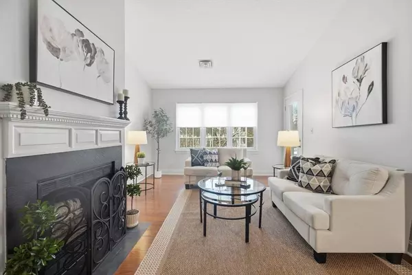 750 Brookside Dr #G, Andover, MA 01810