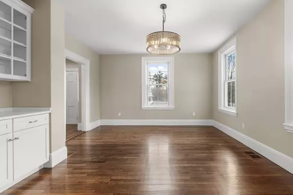 105 Central St, Andover, MA 01810