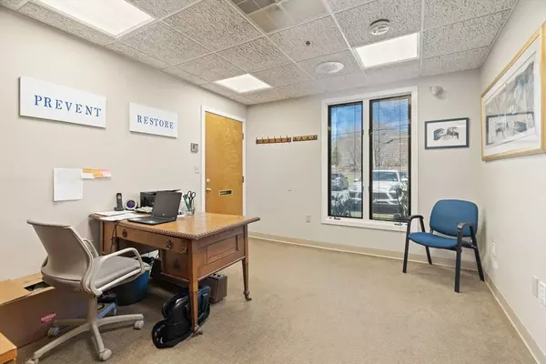 871 Turnpike St #106, North Andover, MA 01845