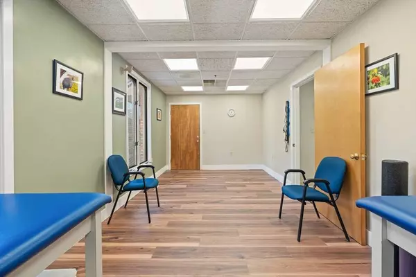 871 Turnpike St #106, North Andover, MA 01845