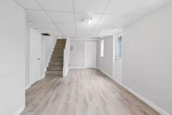 95-B N Main St #B, Andover, MA 01810