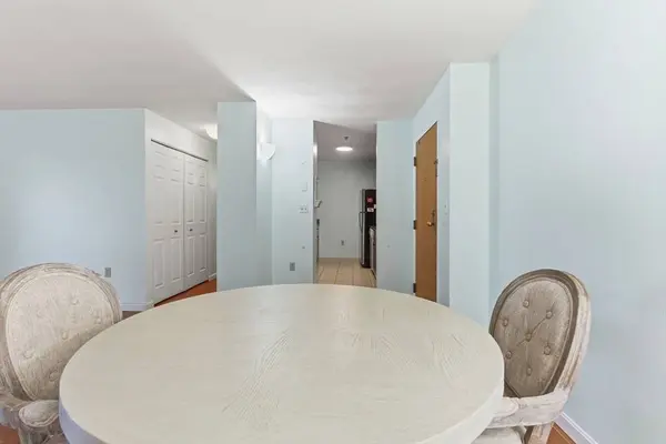 22 Railroad St #407, Andover, MA 01810