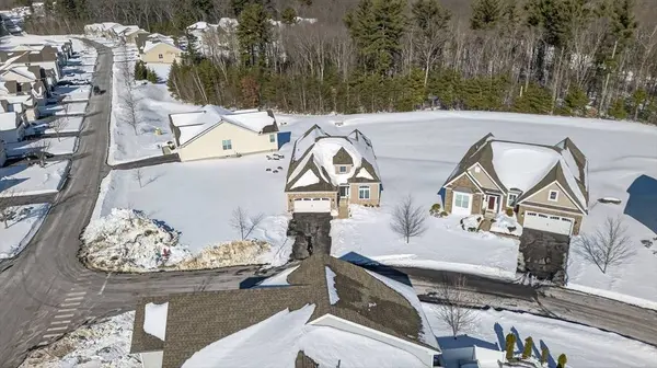 2 Sequoia Dr #2, Methuen, MA 01844