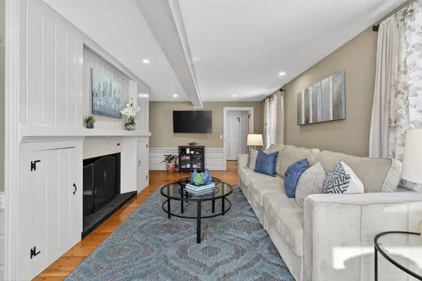 40 Chandler Cir, Andover, MA 01810