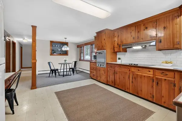 5 Crestwood Cir, Lawrence, MA 01843