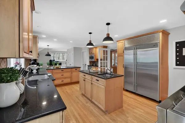 3 Seten Cir, Andover, MA 01810