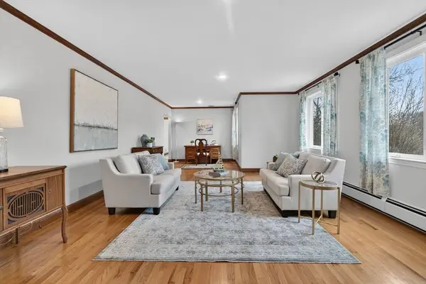 204 Coventry Ln, North Andover, MA 01845