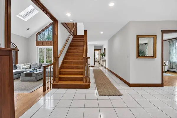 204 Coventry Ln, North Andover, MA 01845