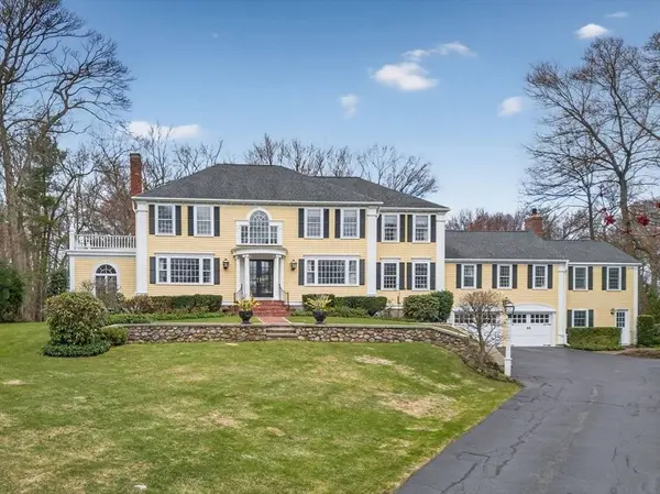 21 Greybirch Rd, Andover, MA 01810