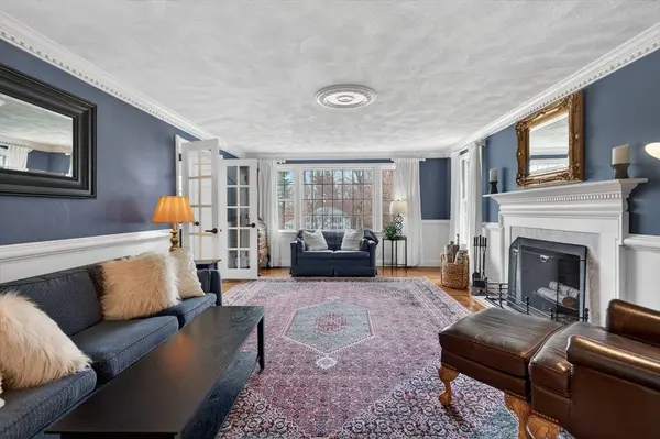 21 Greybirch Rd, Andover, MA 01810