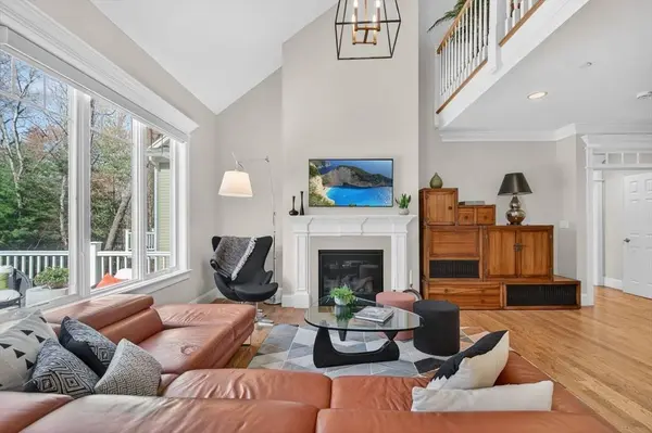 25 Crenshaw Ln #25, Andover, MA 01810