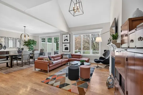 25 Crenshaw Ln #25, Andover, MA 01810