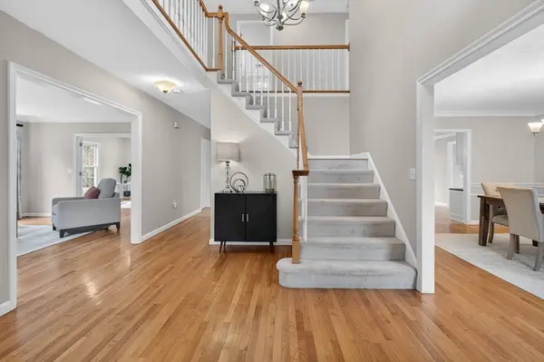 60 Rosemont Dr, North Andover, MA 01845