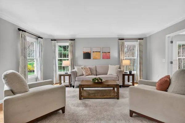 60 Rosemont Dr, North Andover, MA 01845