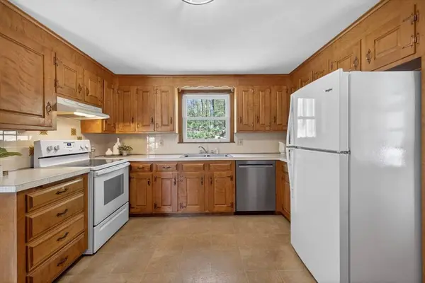 57 Juniper Rd, Andover, MA 01810