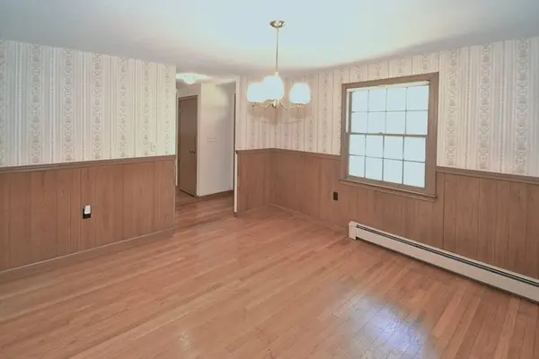 4 Applecrest Rd, Andover, MA 01810
