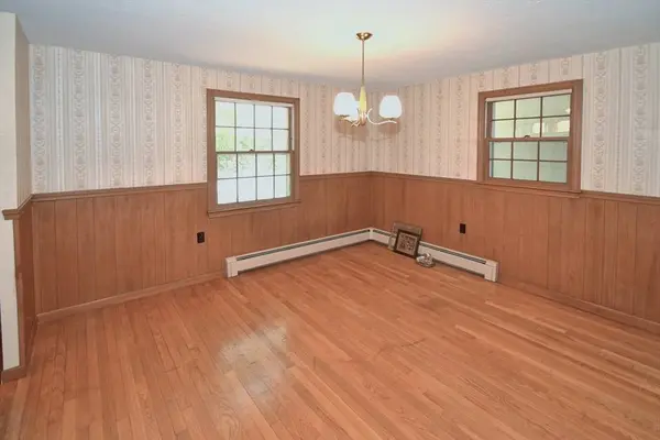 4 Applecrest Rd, Andover, MA 01810