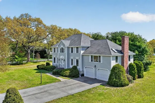 2 Stouffer Cir, Andover, MA 01810