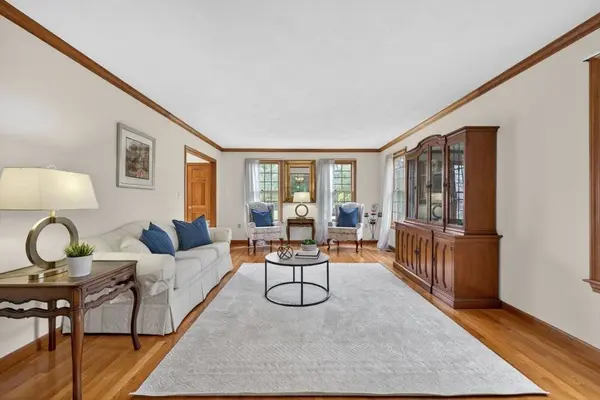 2 Stouffer Cir, Andover, MA 01810