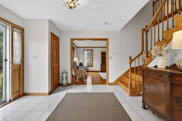 2 Stouffer Cir, Andover, MA 01810