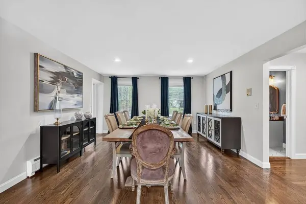 45 Sugarcane Ln, North Andover, MA 01845