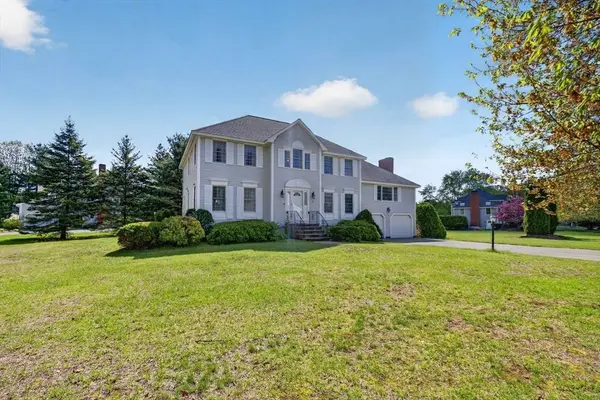 2 Stouffer Cir, Andover, MA 01810