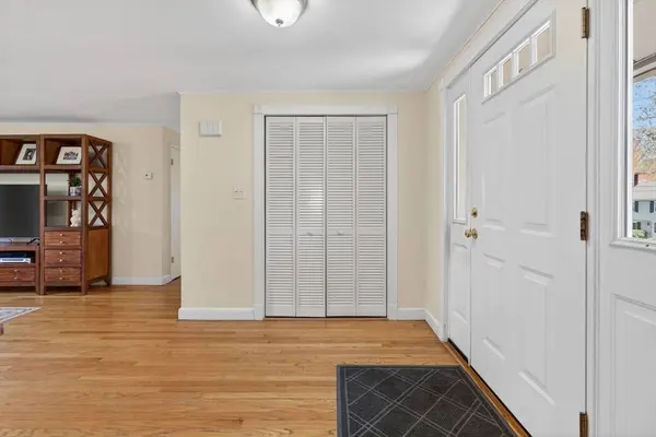 34 Homestead Rd, Lynnfield, MA 01940