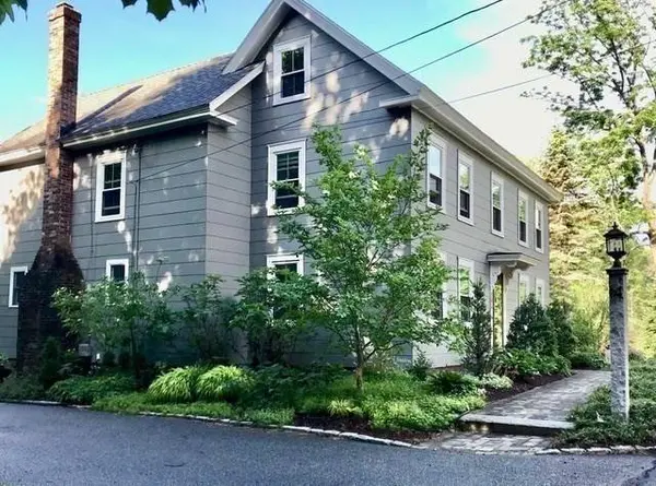 14 Ballardvale Rd, Andover, MA 01810