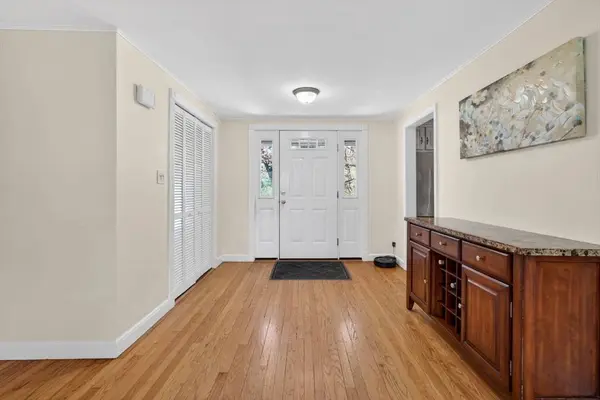 34 Homestead Rd, Lynnfield, MA 01940