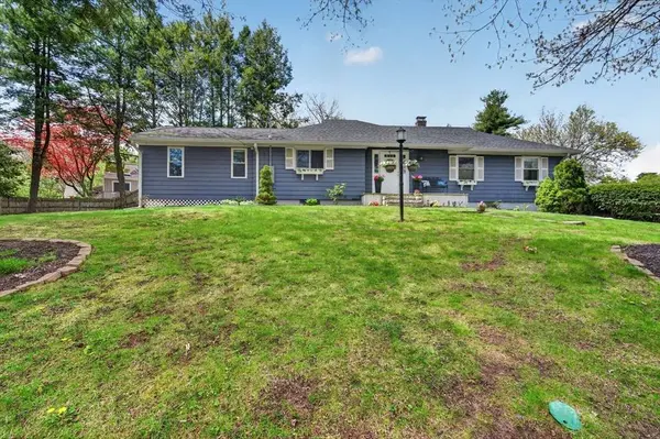 34 Homestead Rd, Lynnfield, MA 01940