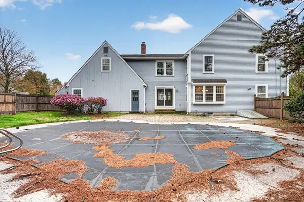 10 Olympic Ln, North Andover, MA 01845