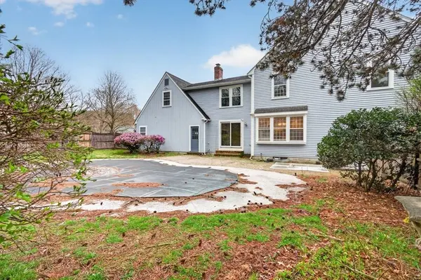 10 Olympic Ln, North Andover, MA 01845